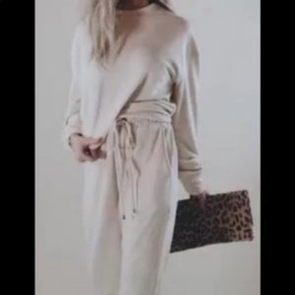 Kittenish Jessie James Decker BRIE JOGGER SET - Picture 2 of 13